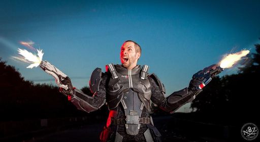 Mass Effect 3 - Косплейная пара на DragonCon